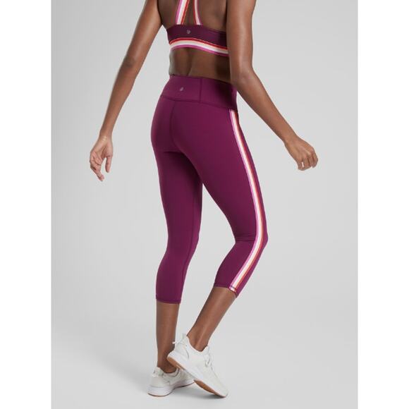 ATHLETA Plum Contender Capri Active Leggings // XS - Picture 2 of 11